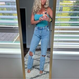 Abercrombie 90s straight ultra high rise light wash. CURVE LOVE